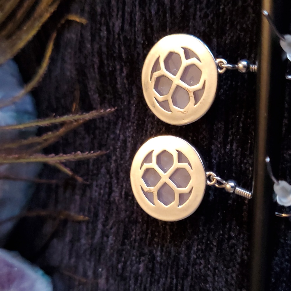 Genuine ROSE QUARTZ Round Cabochon Prong Set Silver Fish Hook Drop Earrings - Picture 4 of 5